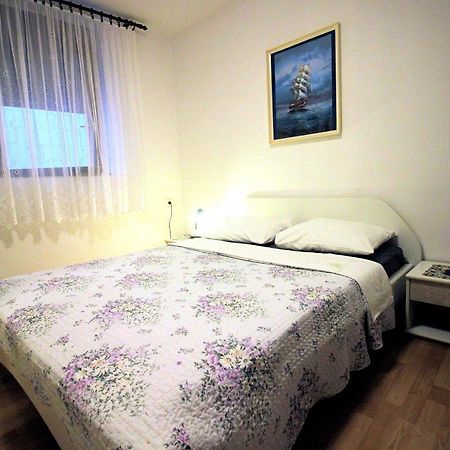 Apartment Leana Selce Eksteriør bilde