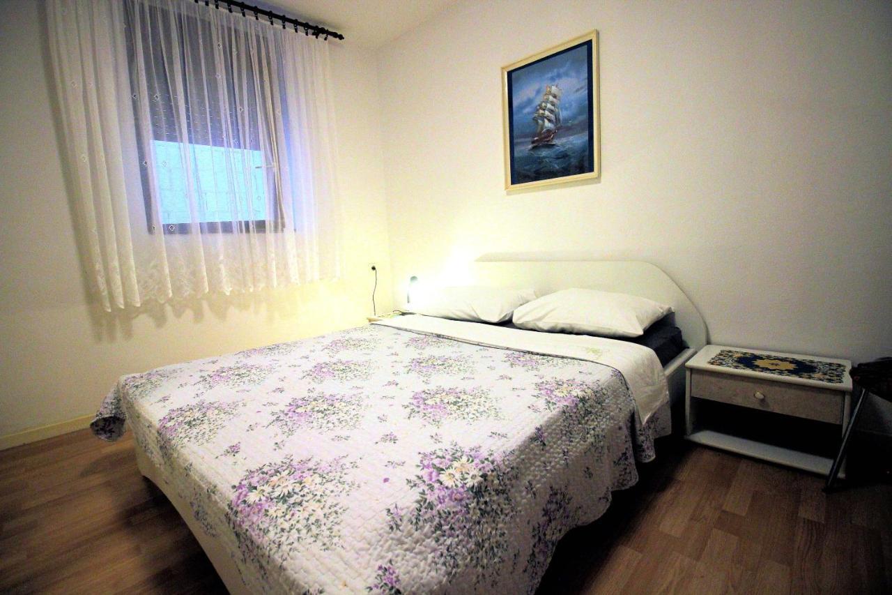 Apartment Leana Selce Eksteriør bilde