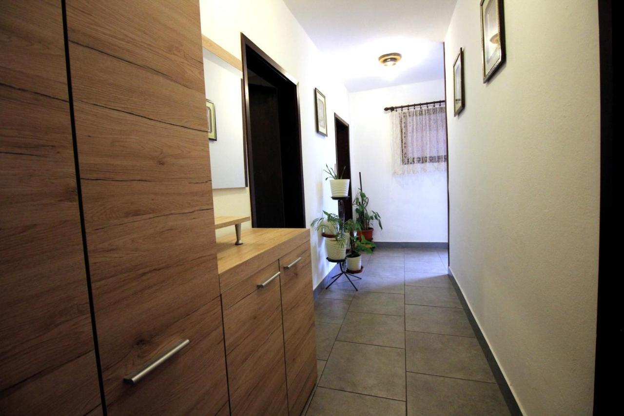 Apartment Leana Selce Eksteriør bilde