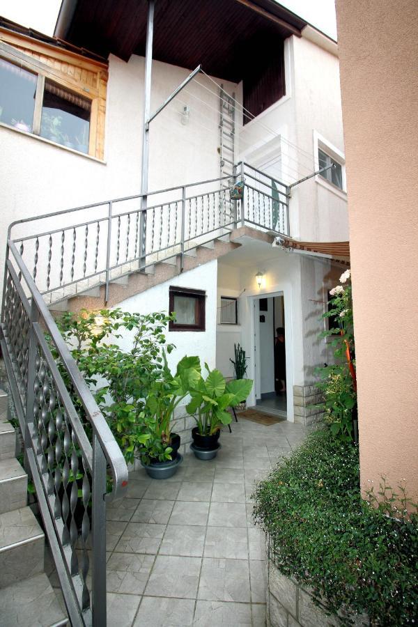 Apartment Leana Selce Eksteriør bilde